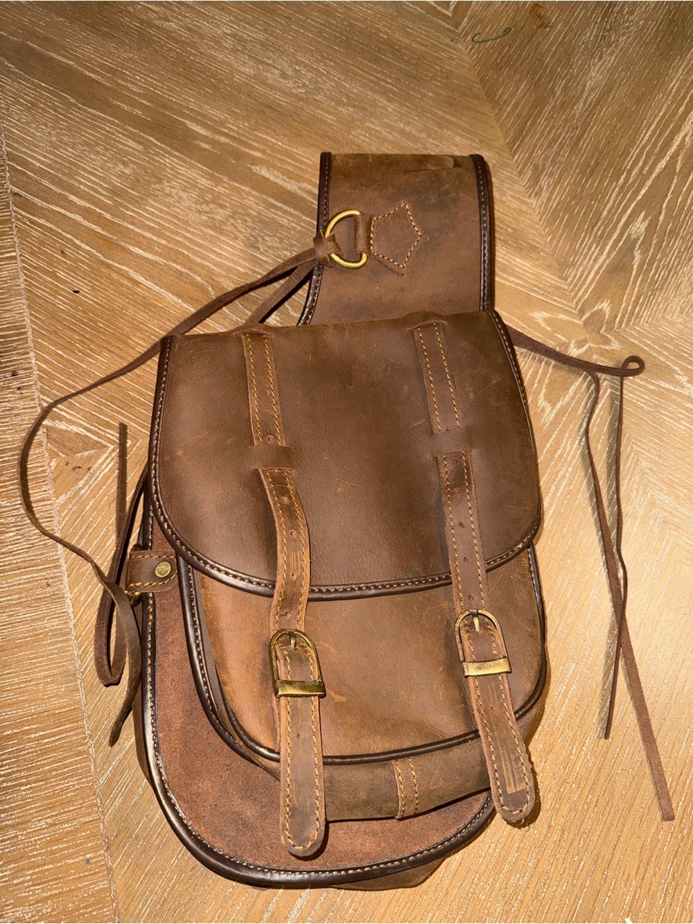 New Leather Double Buckle Saddlebag With Tassels